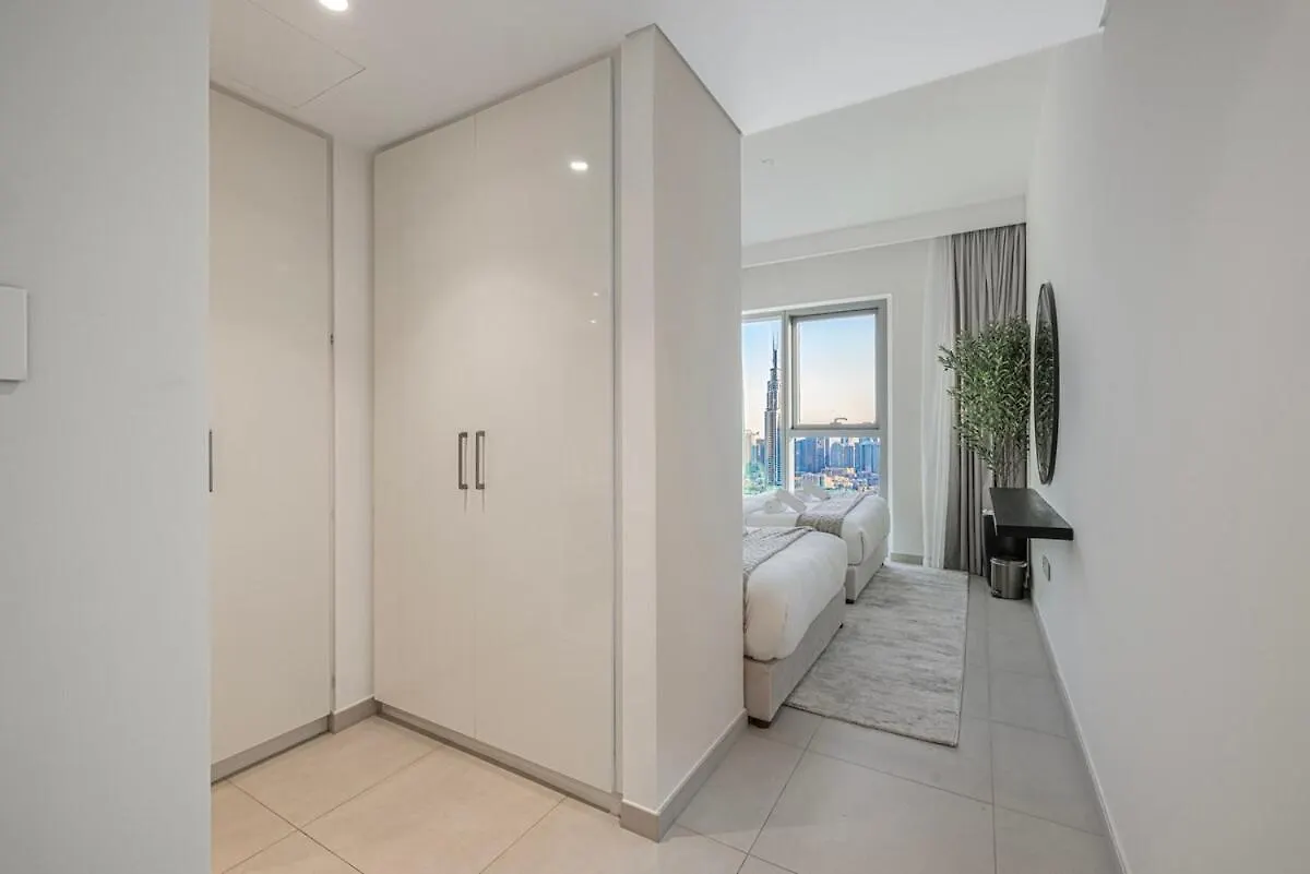 Mellas - Burj View - 2B - 9 Min Walk To Fountains Dubai Apartment